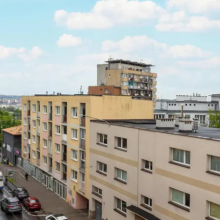 Scandinavian Style In Near Centre By Renters דירה גדינייה